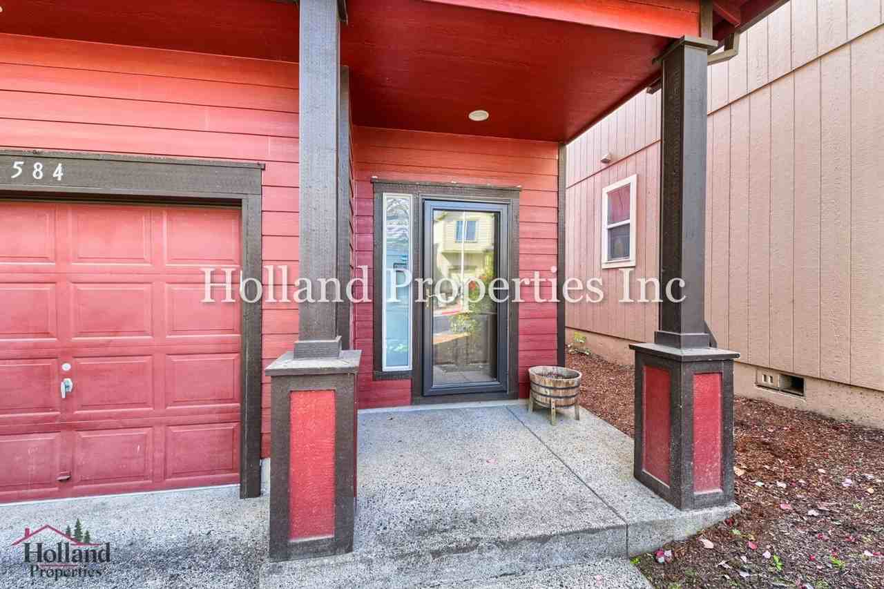 584 Se Heathcliff Ln - Photo 3 of 29
