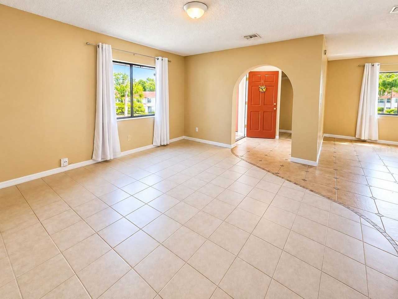 2086 Oak Meadow Cir - Photo 3 of 20