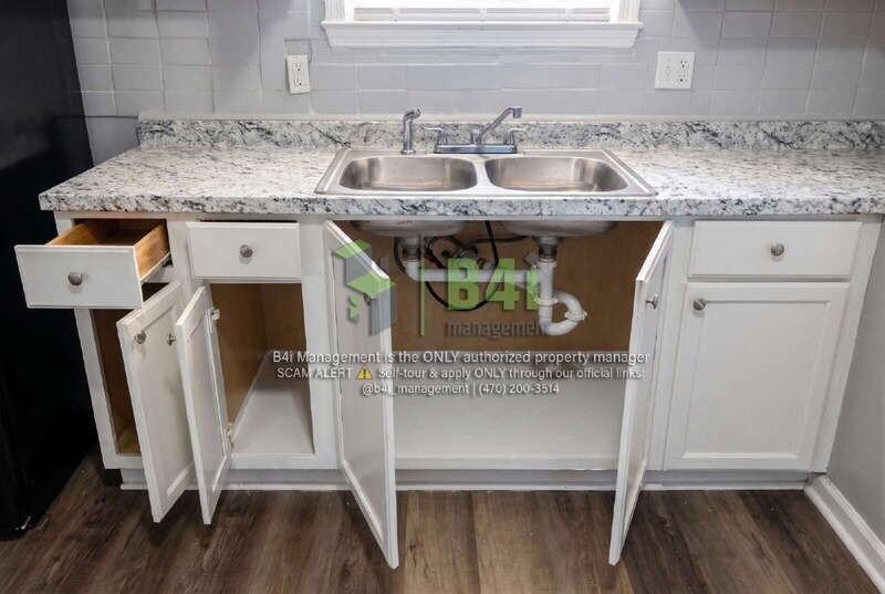 121 Cedar St - Photo 6 of 17