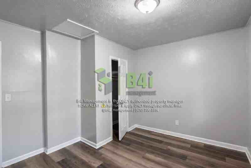 121 Cedar St - Photo 7 of 17