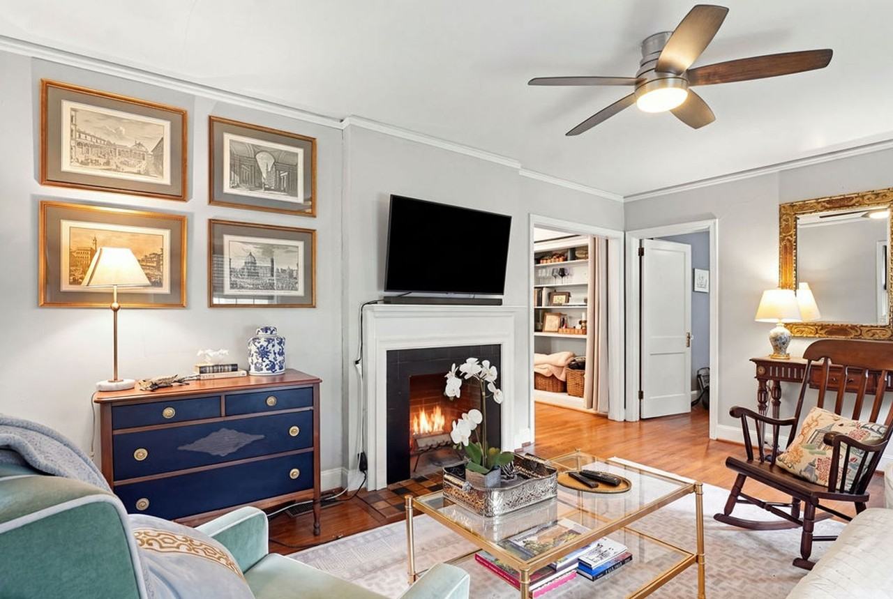 403 Saint Charles St - Photo 3 of 24