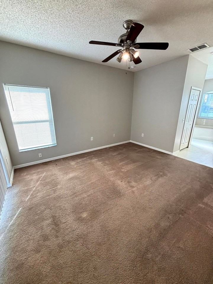 613 Crane Dr - Photo 3 of 20