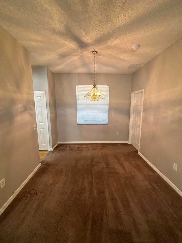 613 Crane Dr - Photo 5 of 20