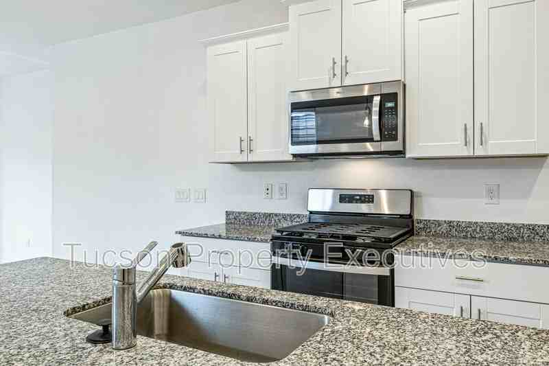 10333 W Granderson St - Photo 5 of 28