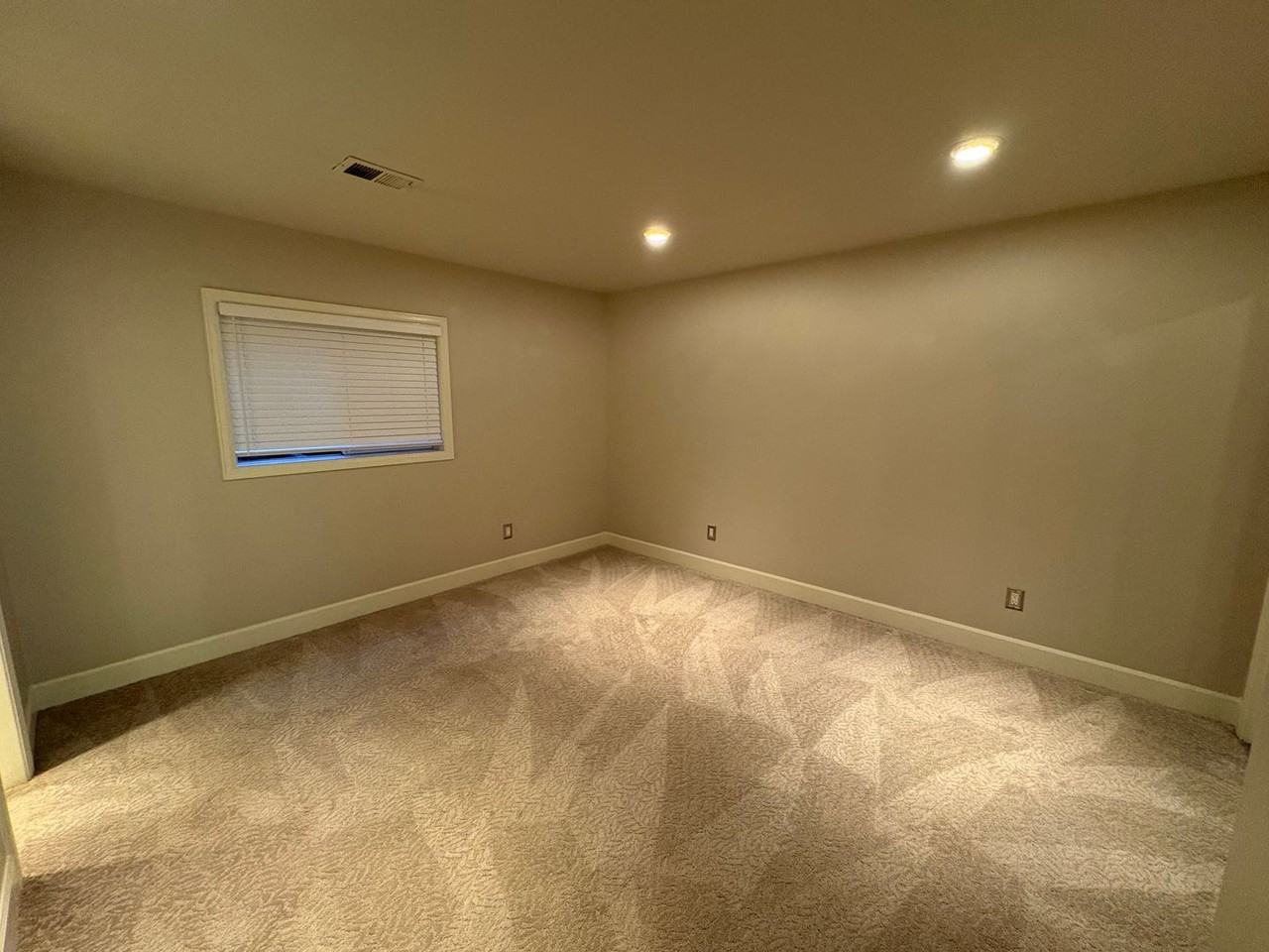1122 50th Ave - Photo 7 of 50