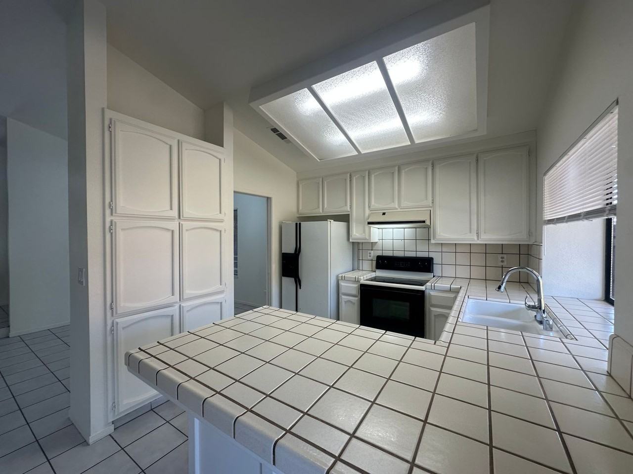 2705 Twin Oak Ln - Photo 3 of 16