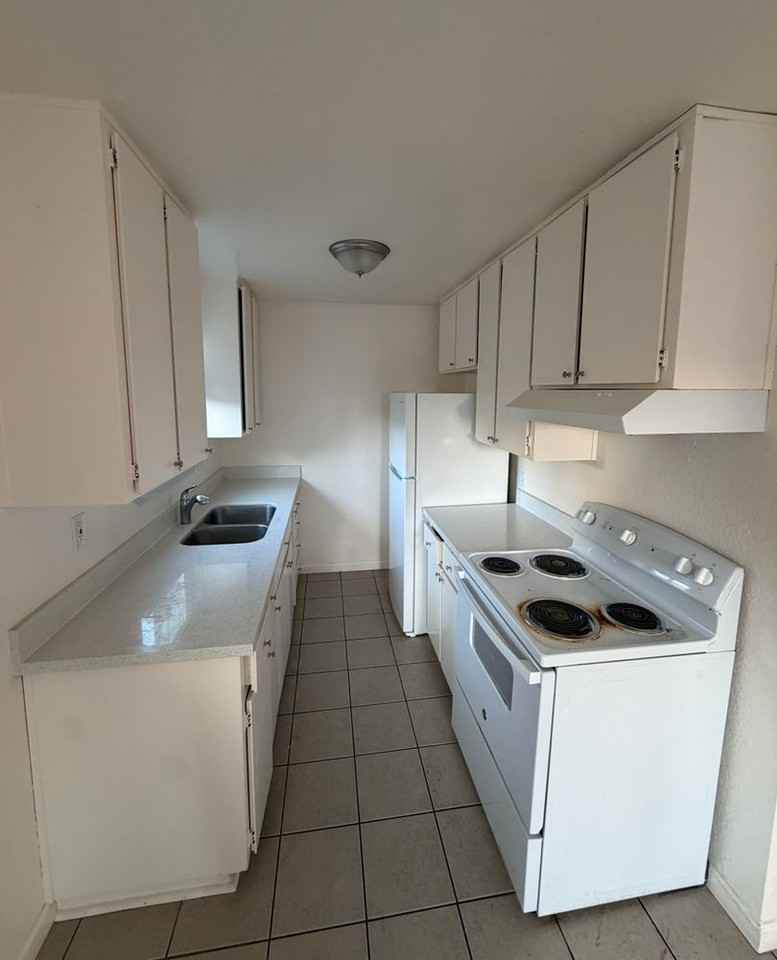 440 S 2nd Ave - Photo 3 of 13