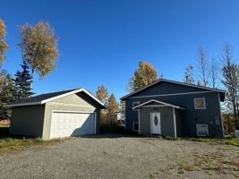 featured image of 1550 E Raven Dr