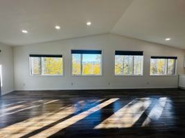 featured image of 1550 E Raven Dr