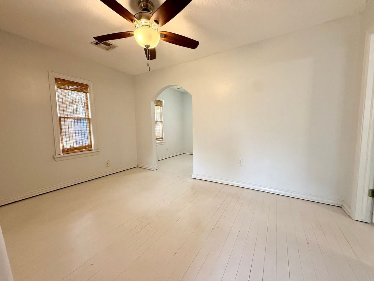537 1/2 S Lahoma Ave - Photo 4 of 14
