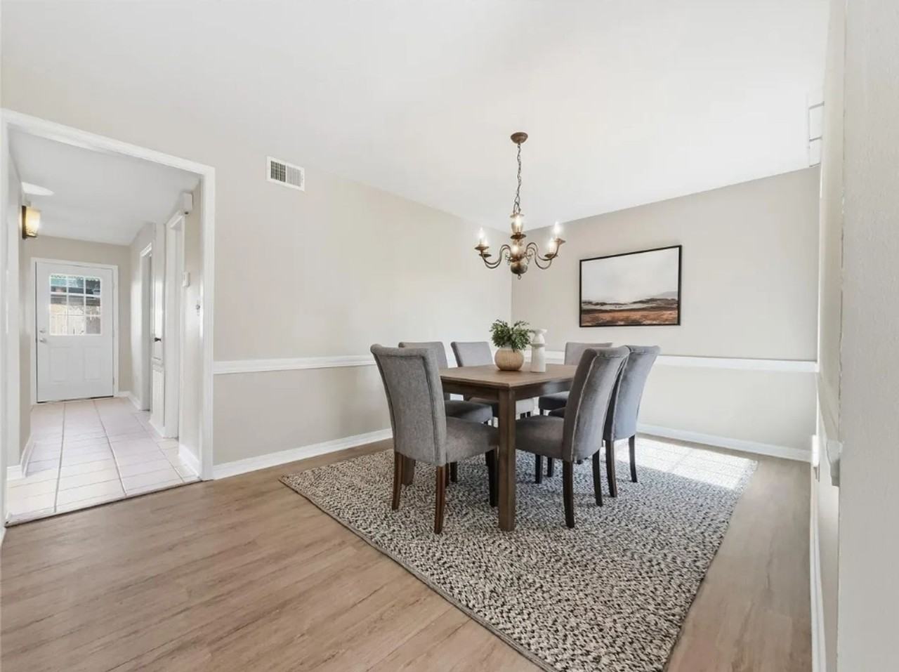 102 Hammerly Dr - Photo 4 of 18