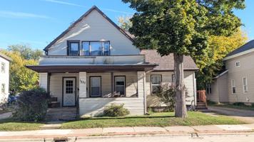 featured image of 1237 E Walnut St