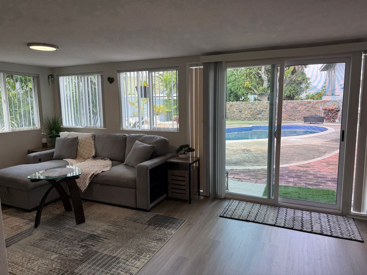 5662 Kalanianaole Hwy - Photo 4 of 10