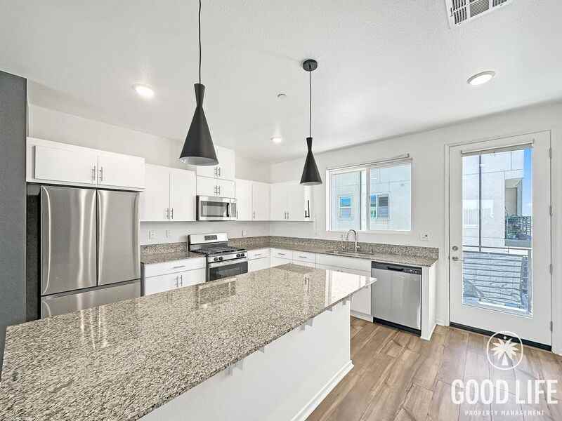 5215 Surfwalk Way #138 - Photo 5 of 26