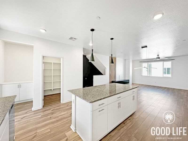 5215 Surfwalk Way #138 - Photo 6 of 26