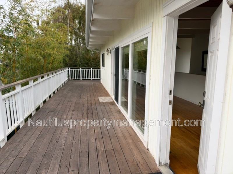 221 Blackpoint Ln - Photo 2 of 15