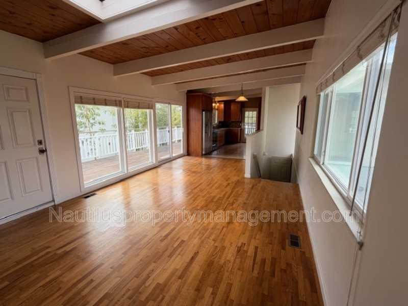 221 Blackpoint Ln - Photo 3 of 15