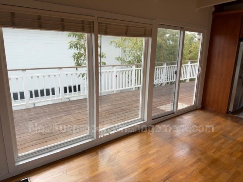 221 Blackpoint Ln - Photo 4 of 15