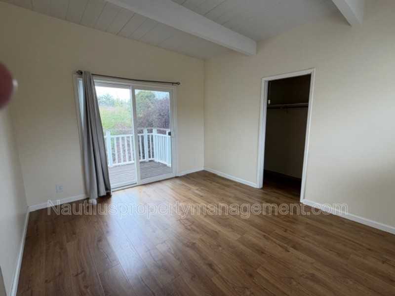 221 Blackpoint Ln - Photo 6 of 15
