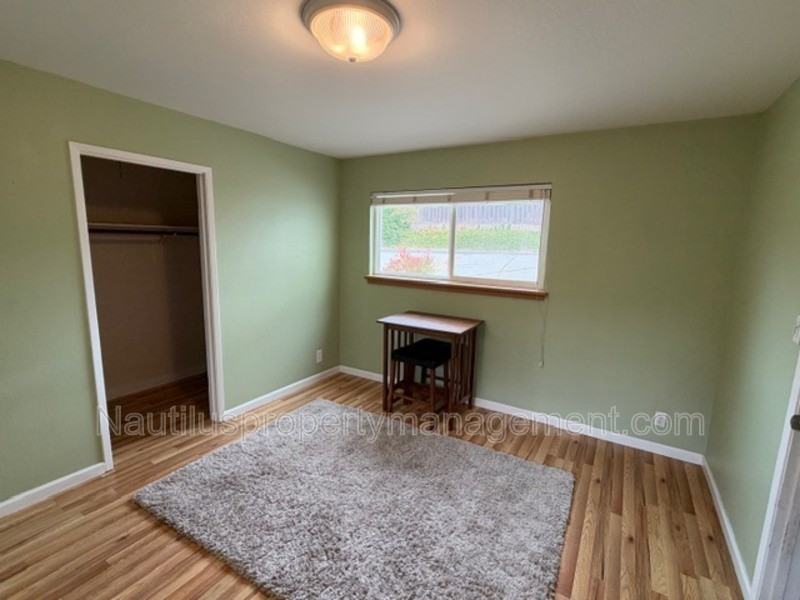 221 Blackpoint Ln - Photo 7 of 15