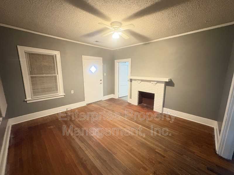 861 Goodwyn St - Photo 5 of 16