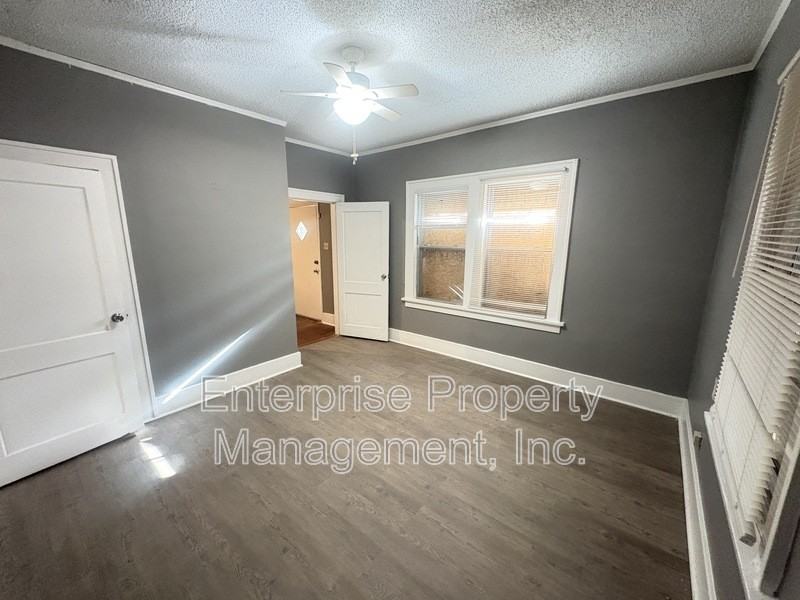861 Goodwyn St - Photo 7 of 16