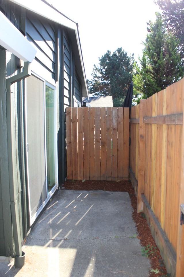 2025 Se River Rd - Photo 3 of 12
