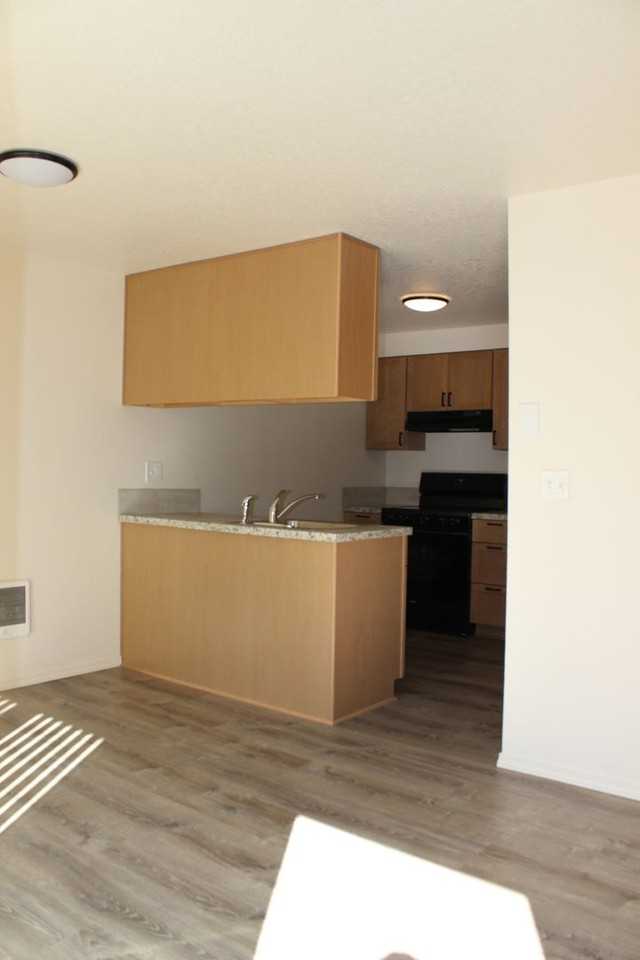 2055 Ne Barberry Dr - Photo 3 of 12