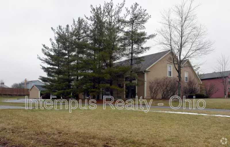 794 Kentwood Dr #3