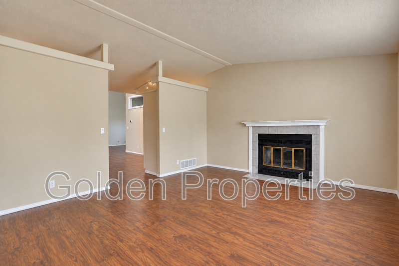 1905 W James Crowe Dr - Photo 4 of 26