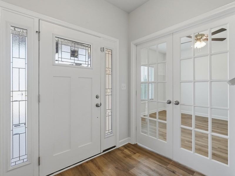 242 Holt St - Photo 5 of 34