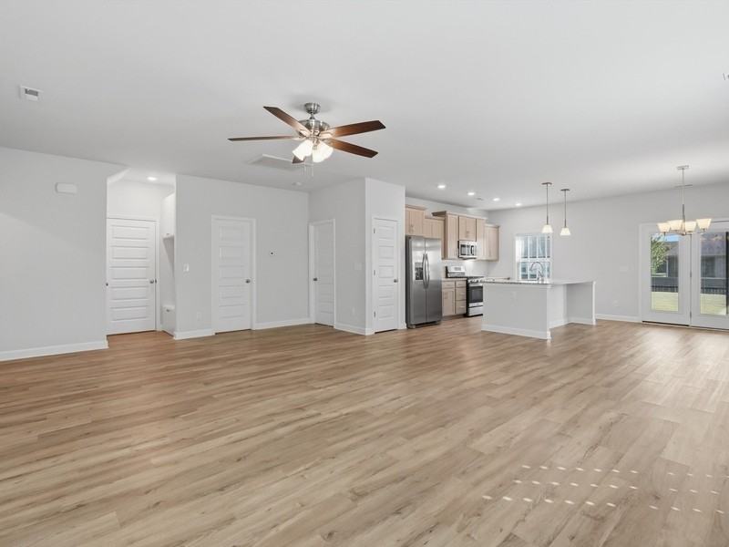 242 Holt St - Photo 7 of 34