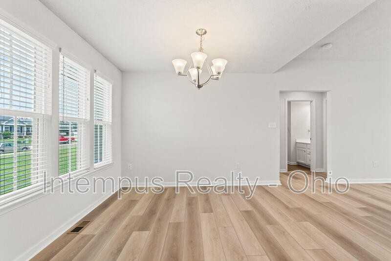 168 Chapel Dr E - Photo 2 of 21