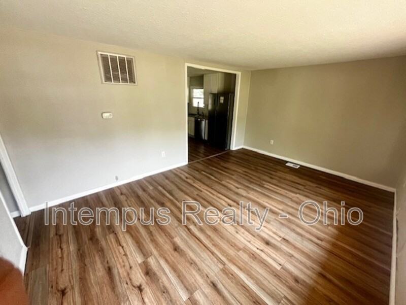 5723 Sharp Rd - Photo 3 of 26