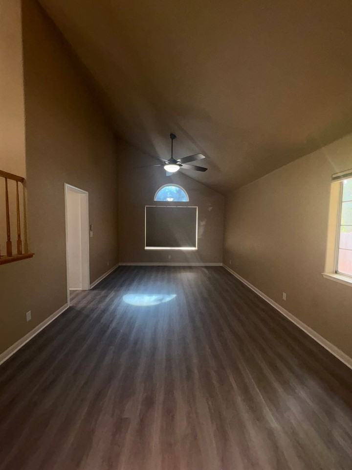 3426 Glen Ellen Dr - Photo 4 of 43