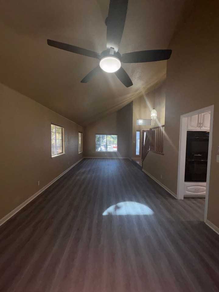 3426 Glen Ellen Dr - Photo 5 of 43
