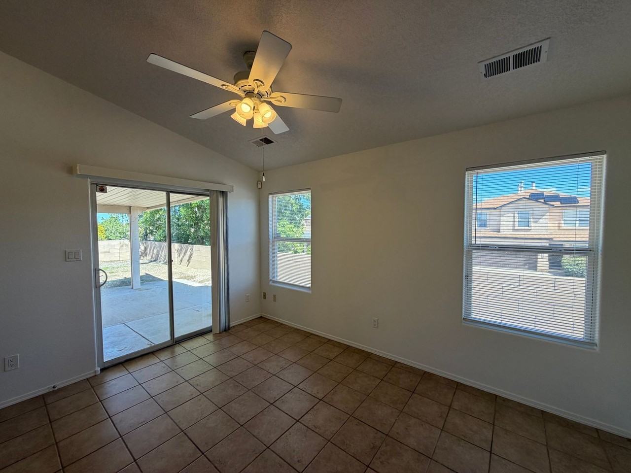 5411 Monterey Cove Ave Nw - Photo 7 of 35