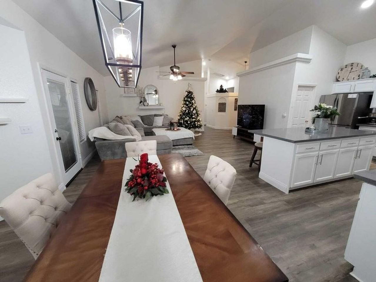 2329 N Crowe St - Photo 5 of 17