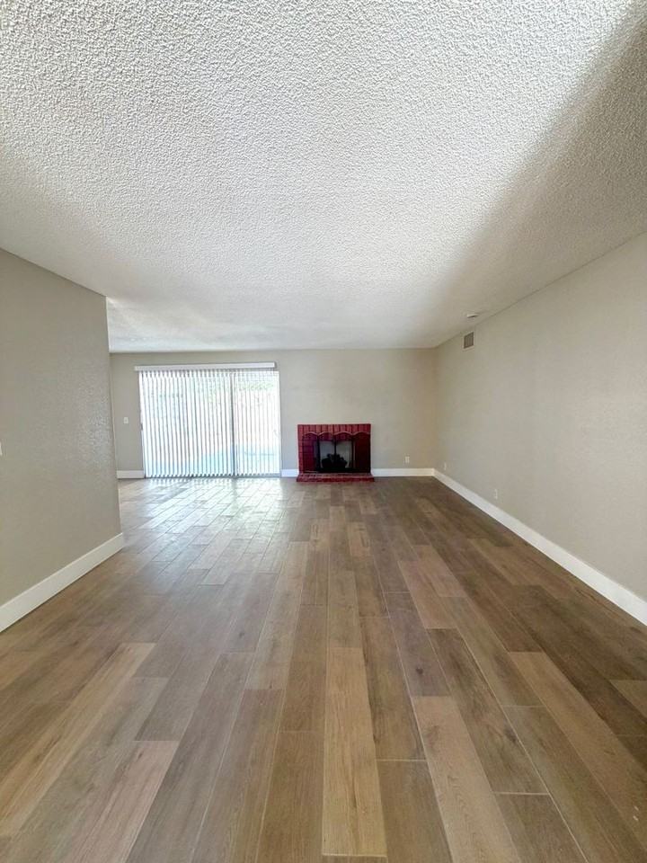 6950 Wedgewood Way - Photo 4 of 27