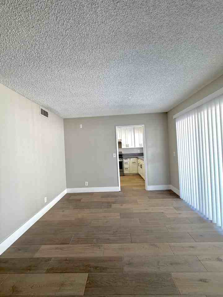 6950 Wedgewood Way - Photo 6 of 27