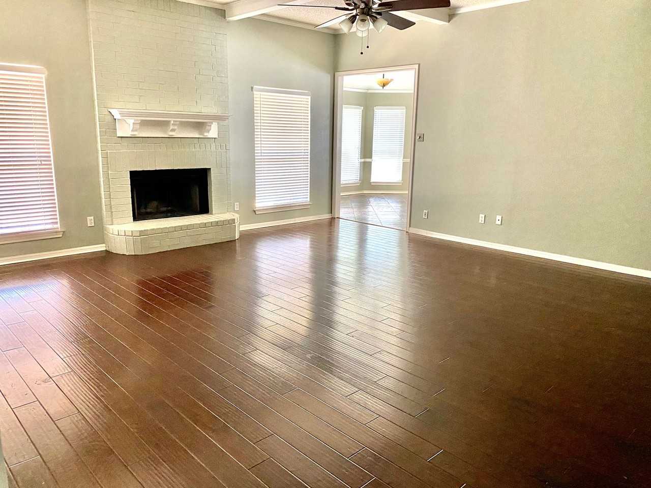 10824 Sierra West Dr - Photo 3 of 9