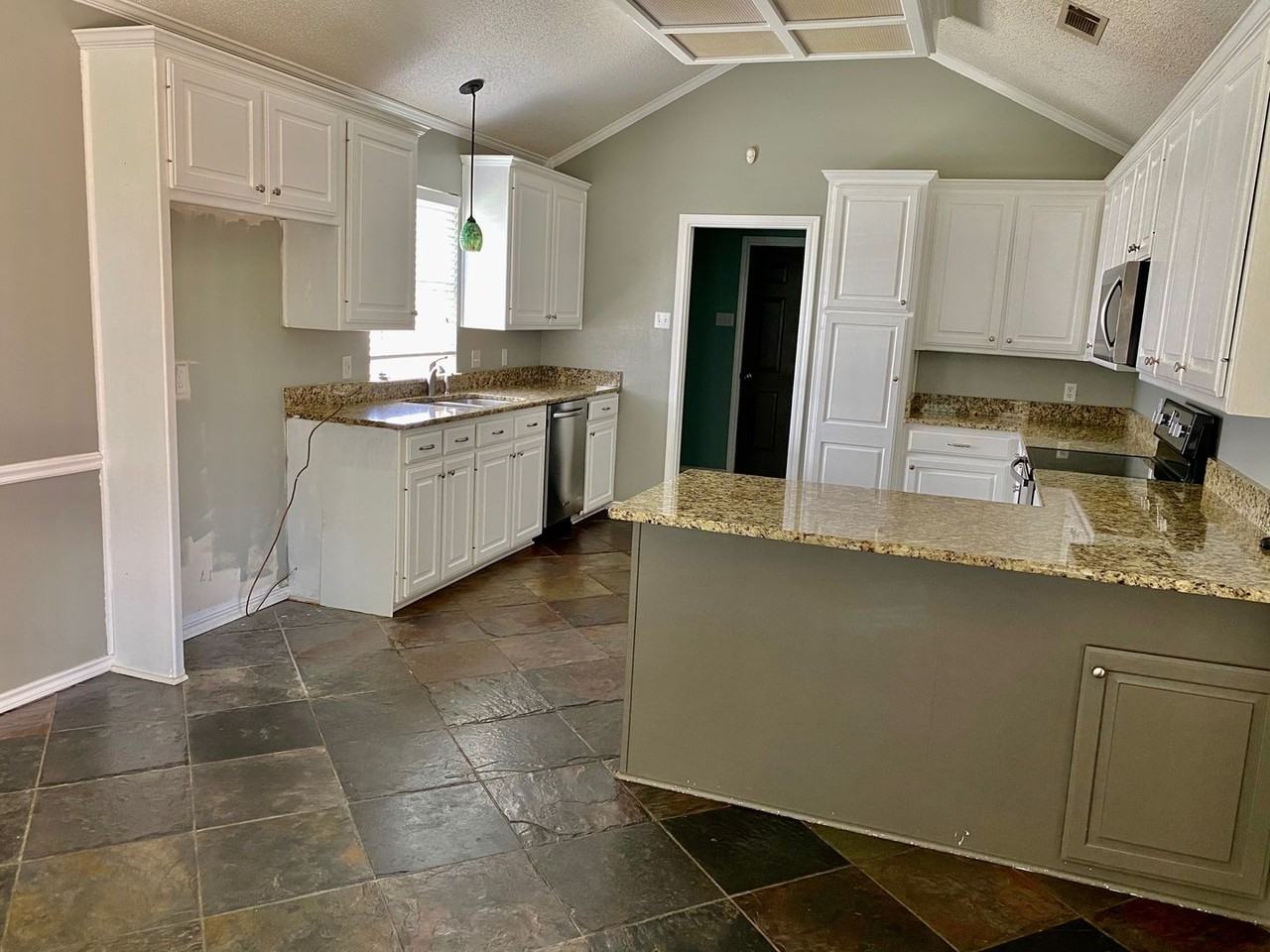 10824 Sierra West Dr - Photo 4 of 9
