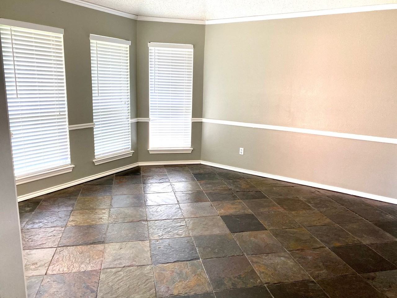 10824 Sierra West Dr - Photo 5 of 9