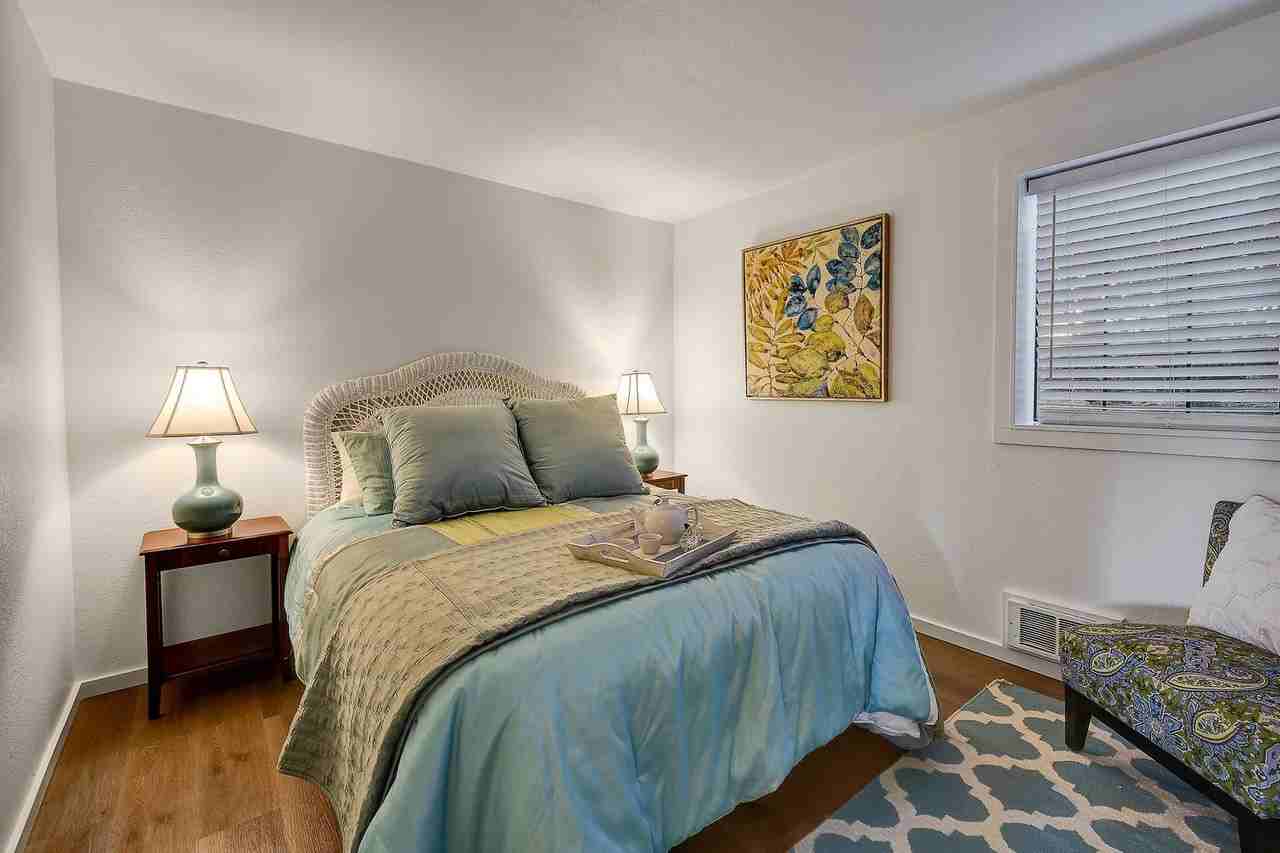 12505 Ne 116th St #A17 - Photo 3 of 22