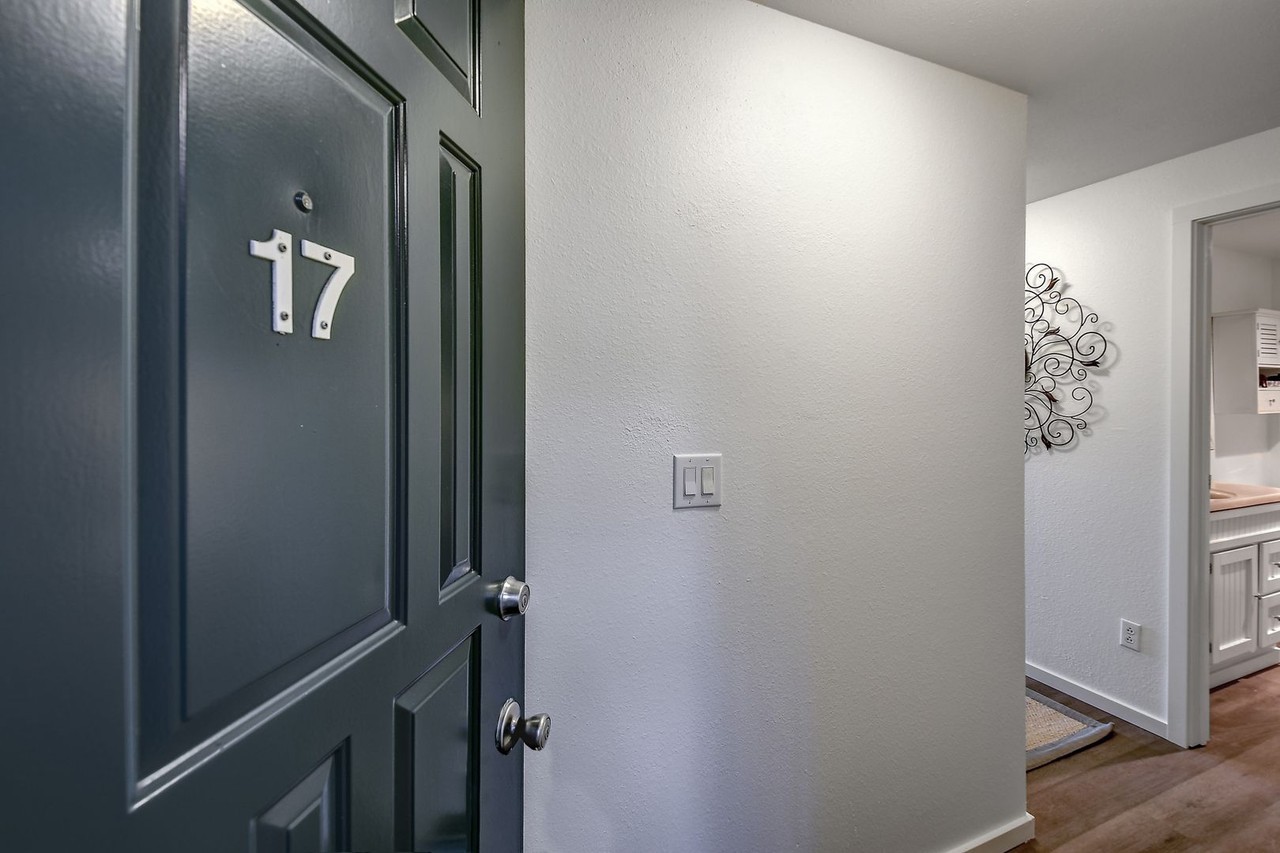 12505 Ne 116th St #A17 - Photo 5 of 22