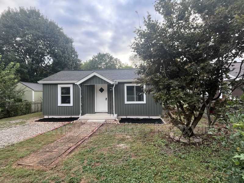 1912 Paris Rd - Photo 2 of 29