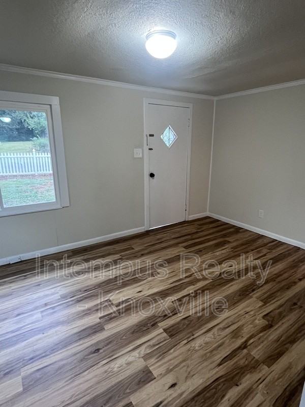 1912 Paris Rd - Photo 6 of 29