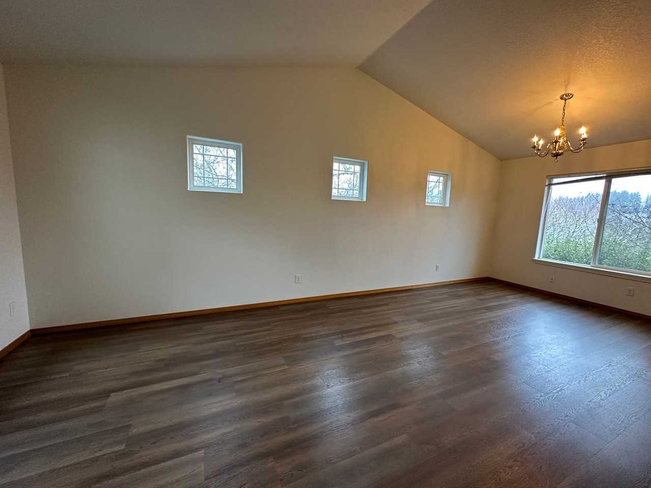 13042 Sw Mayview Way - Photo 2 of 20