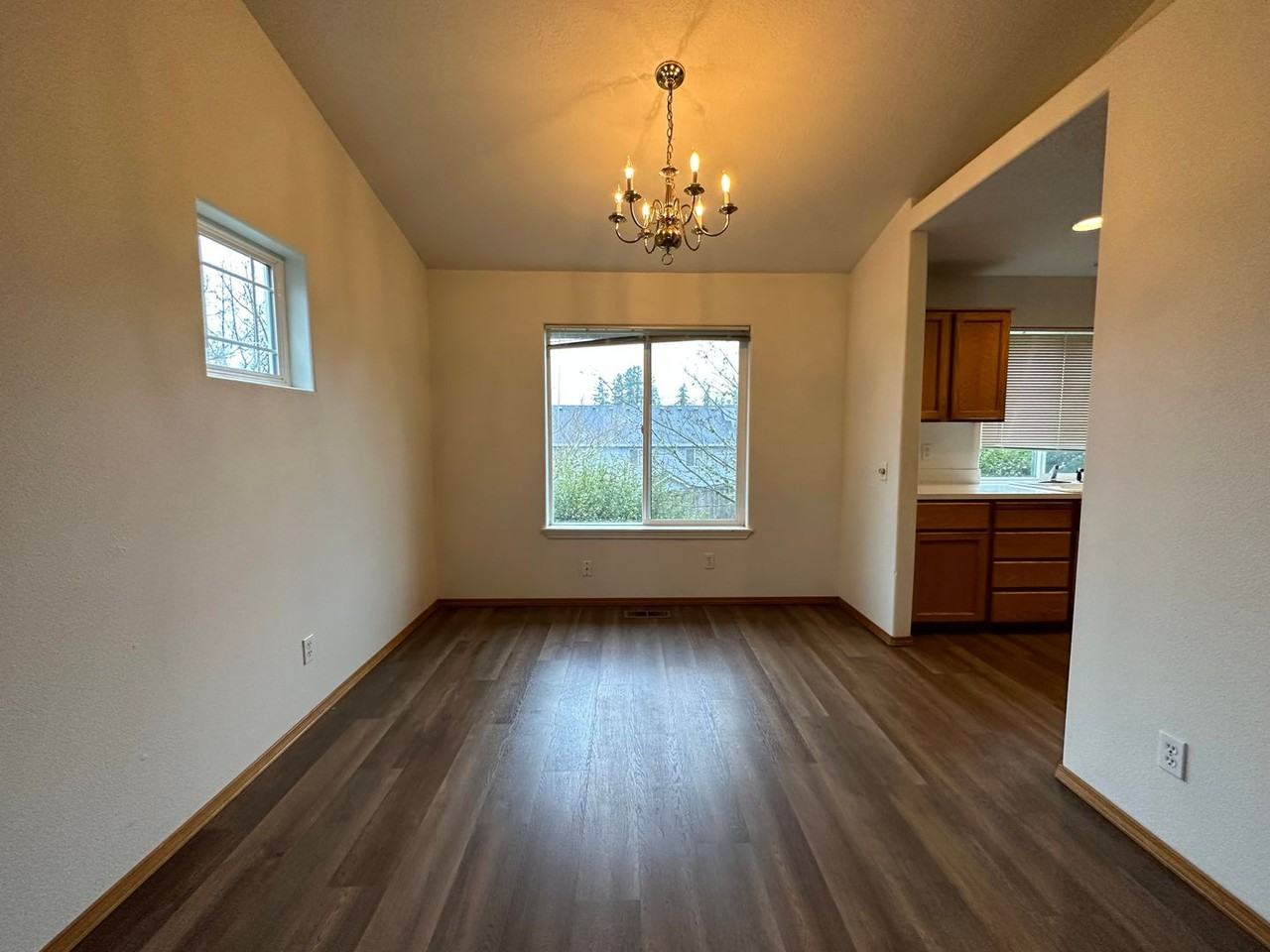 13042 Sw Mayview Way - Photo 4 of 20