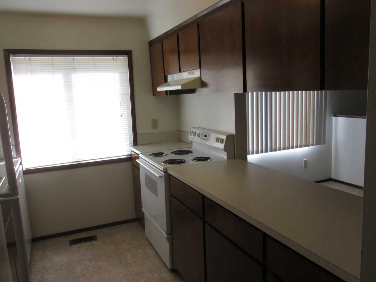 2425 Se 53rd Ave - Photo 5 of 13